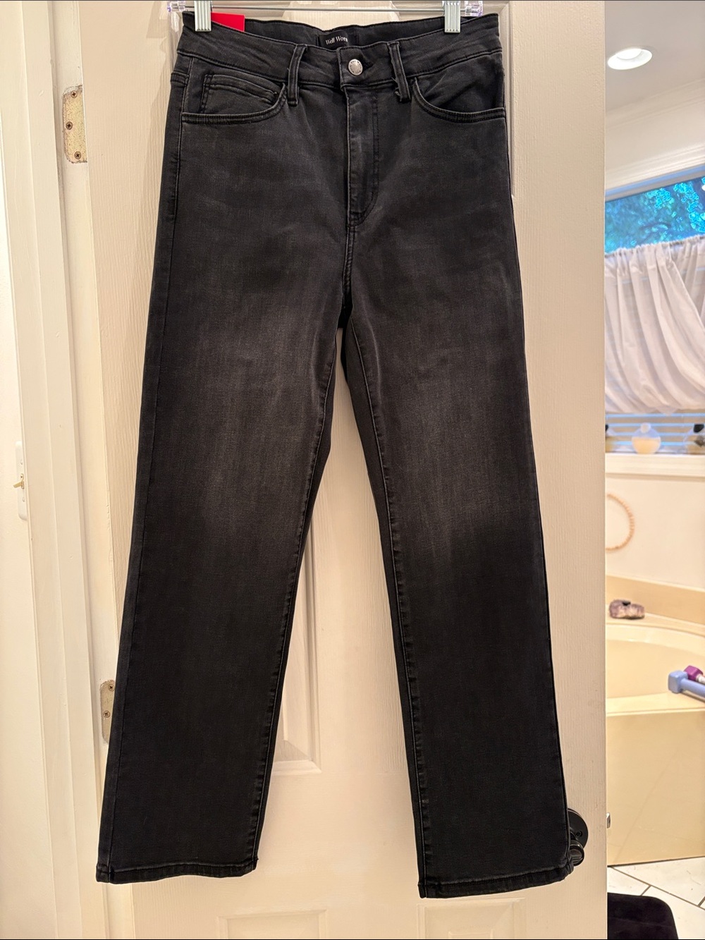 Well Worn Women’s Straight Leg Jeans in Black